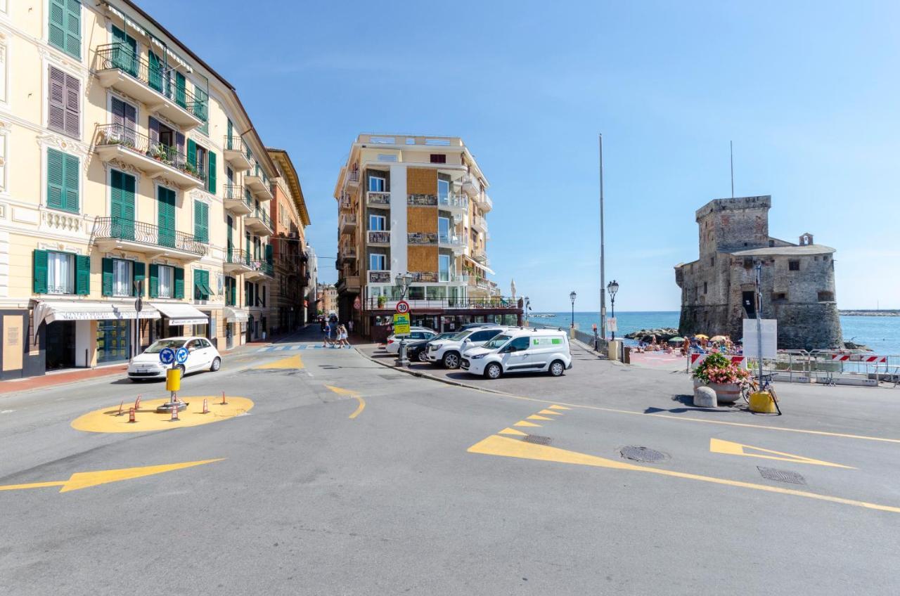 Alla Casa Rosa Al Mare, Central Seafront Stay With Free Private Garage, Air Conditionig, Wi-Fi, Ideal Choice For A Relaxing And Exciting Coastal Escape Rapallo Exterior photo