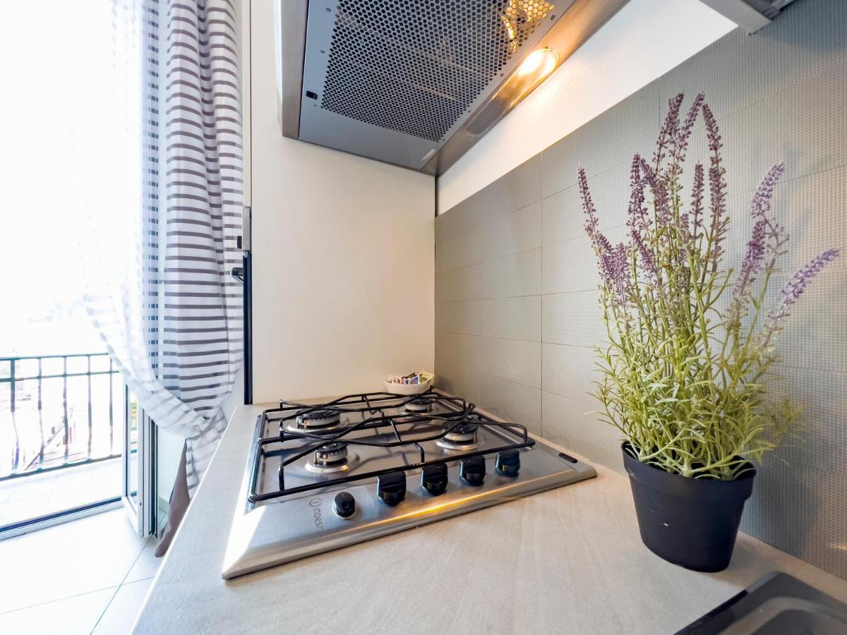Alla Casa Rosa Al Mare, Central Seafront Stay With Free Private Garage, Air Conditionig, Wi-Fi, Ideal Choice For A Relaxing And Exciting Coastal Escape Rapallo Exterior photo