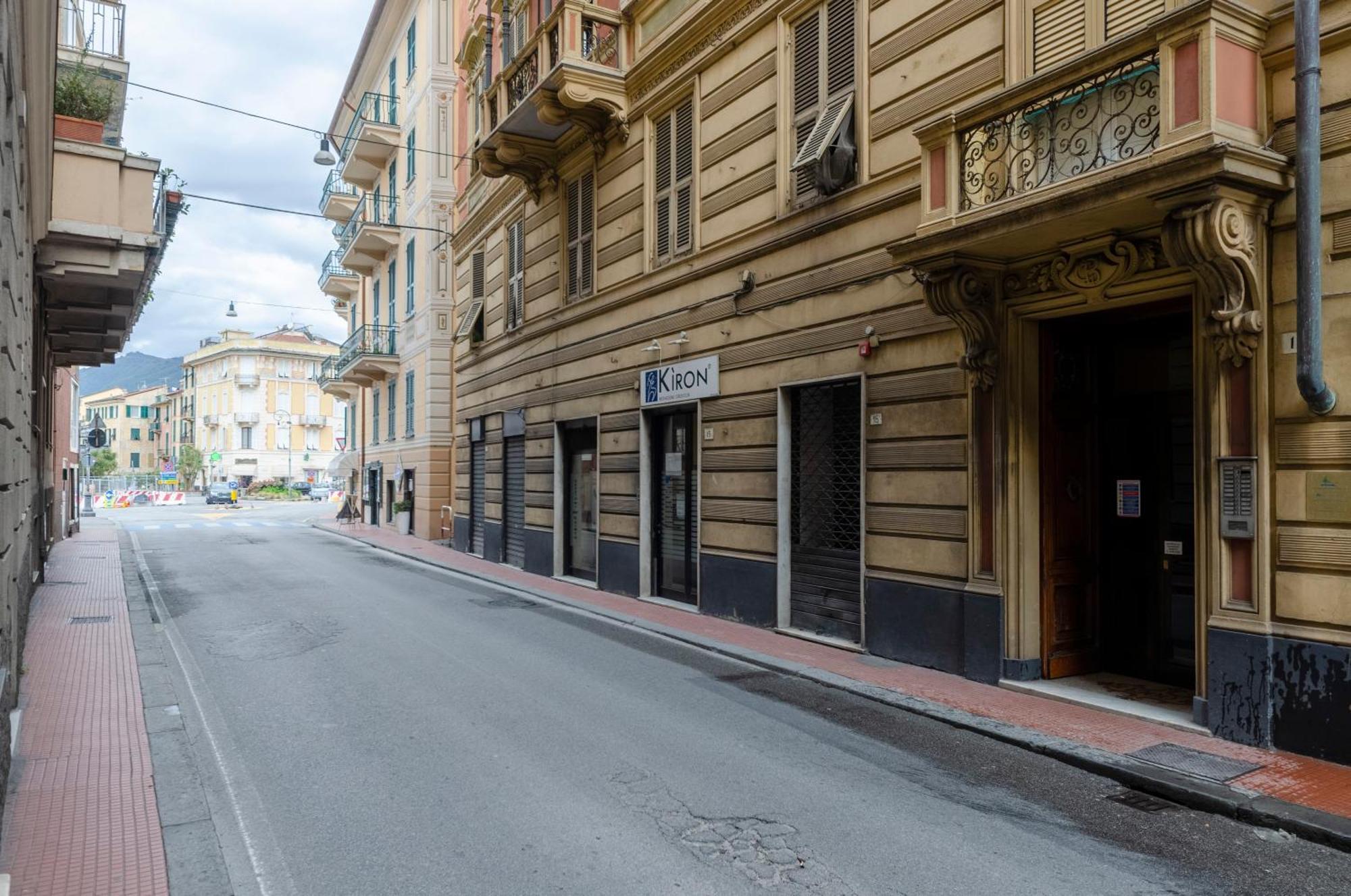 Alla Casa Rosa Al Mare, Central Seafront Stay With Free Private Garage, Air Conditionig, Wi-Fi, Ideal Choice For A Relaxing And Exciting Coastal Escape Rapallo Exterior photo